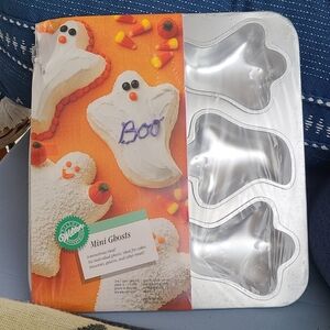 NWT Vintage Halloween Wilton Mini Ghosts cake pan
